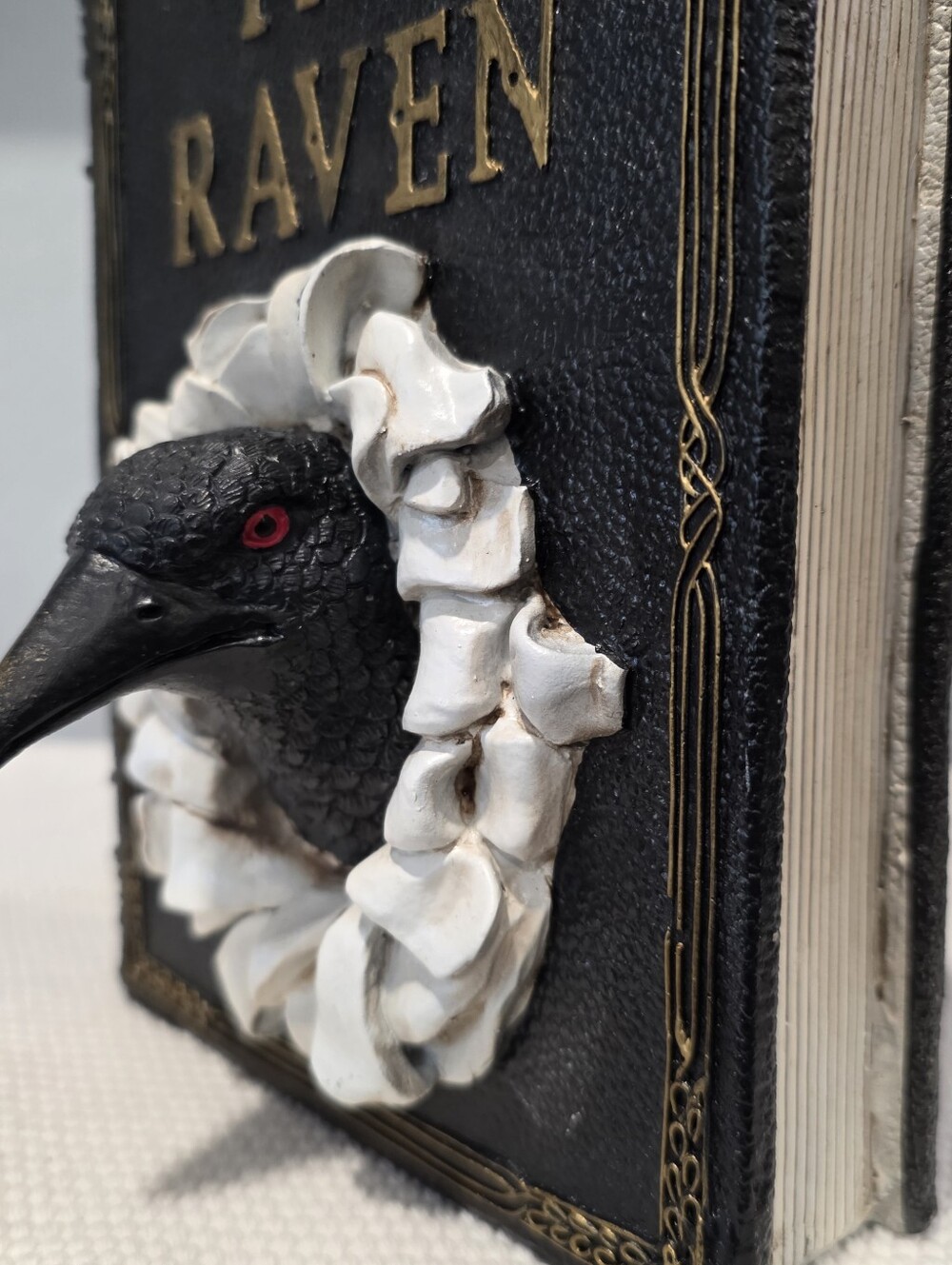 Halloween Decor Edgar Allan Poe The Raven - Picture 3 of 7